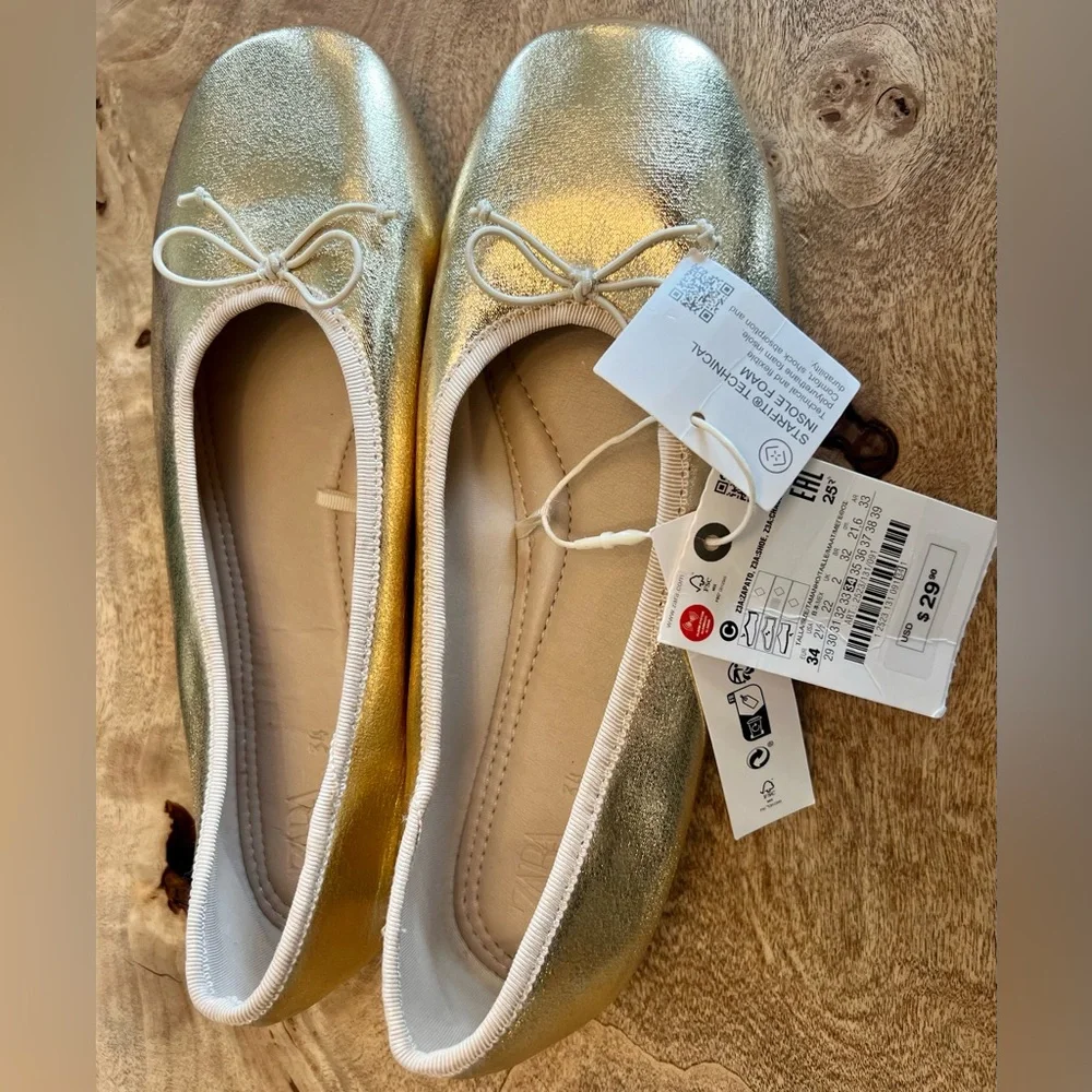 NWT- Little Girls Zara Metallic Gold Flats with Bow- Size 34 (US Size 2.5)